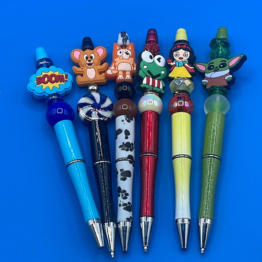 Custom refillable pen